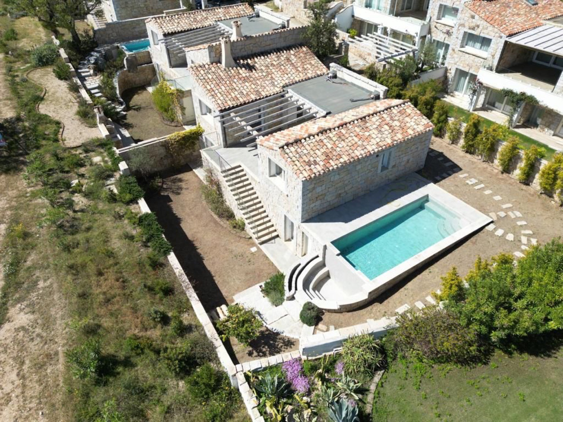Villa ultimata vista aerea